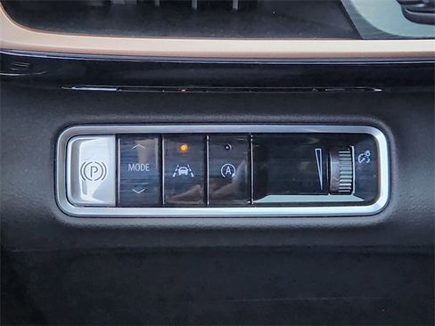 Certified 2025 Buick Envision Sport Touring image 17