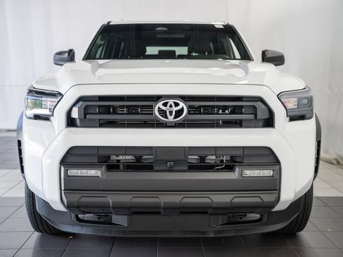 Used 2025 Toyota 4Runner SR5 AWD/4WD image 2