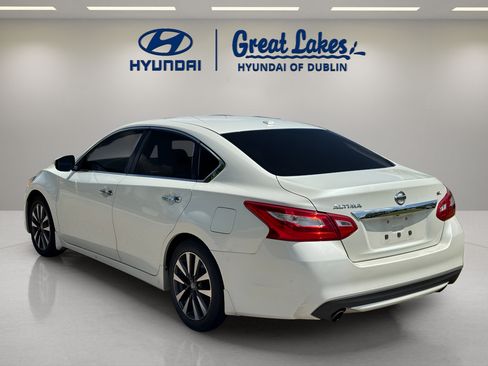 Used 2016 Nissan Altima 2.5 SL w/ 2.5 Technology w/LED Package FWD image 3