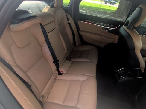 Used 2018 Volvo S90 T5 Momentum w/ Convenience Package FWD image 22