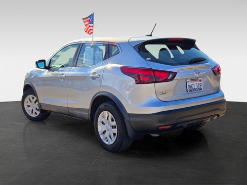 Used 2018 Nissan Rogue Sport S image 6