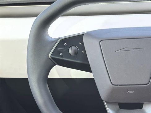 Used 2024 Tesla Cybertruck AWD Crew Cab image 14