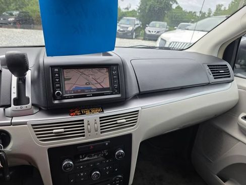 Used 2010 Volkswagen Routan SEL Premium FWD image 16