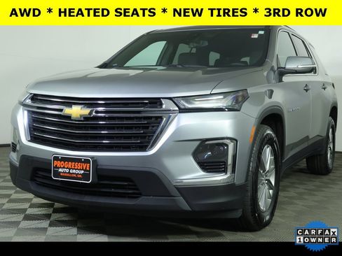 Used 2023 Chevrolet Traverse LT image 1