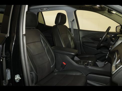 Used 2022 GMC Terrain SLT w/ Infotainment Package II AWD/4WD image 30