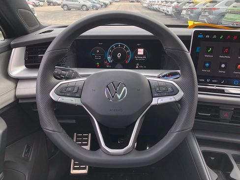 New 2026 Volkswagen Tiguan SE R-Line AWD/4WD image 19