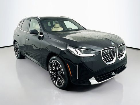 Used 2025 BMW X3 xDrive30i w/ Premium Package image 3