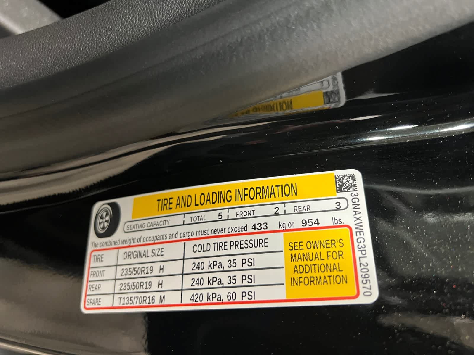 Used 2023 Chevrolet Equinox RS w/ RS Leather Package AWD/4WD image 6