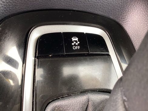 Used 2025 Toyota Corolla LE image 24