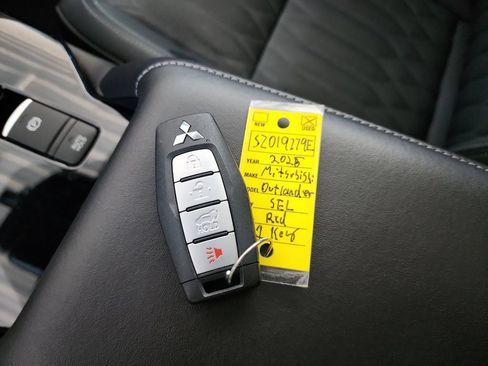 Used 2025 Mitsubishi Outlander SEL AWD/4WD image 44