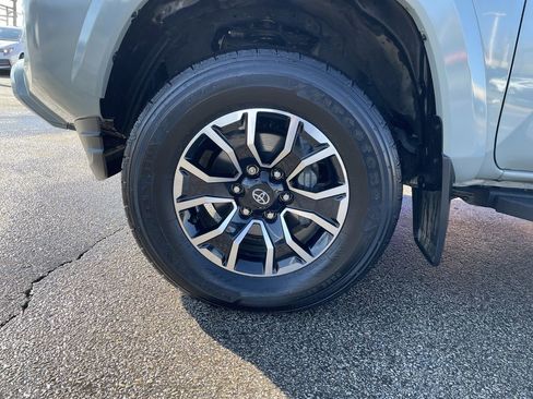 Used 2023 Toyota Tacoma TRD Sport image 9