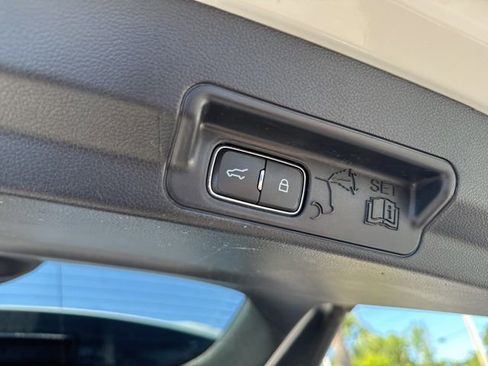 Certified 2021 Ford Explorer XLT w/ Equipment Group 202A RWD image 19