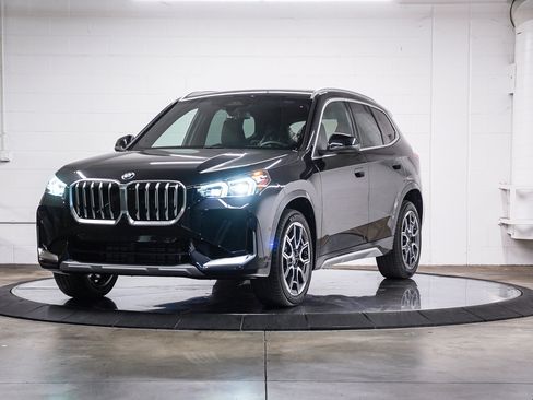 New 2026 BMW X1 xDrive28i AWD/4WD image 3