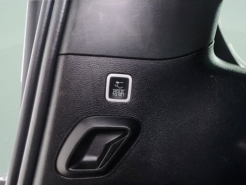 Used 2025 Jeep Wagoneer Series II w/ 8-Passenger Seating Package image 45