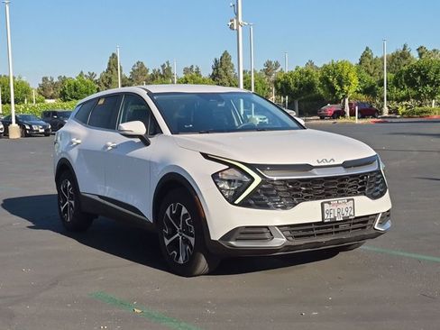 Used 2023 Kia Sportage EX FWD image 3