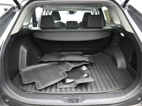 Certified 2022 Toyota RAV4 XLE image 30