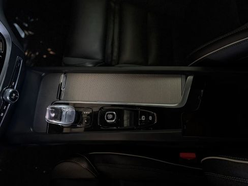 Used 2024 Volvo S60 B5 Plus w/ Climate Package image 35