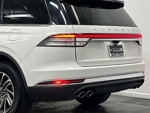 Used 2022 Lincoln Aviator AWD image 7