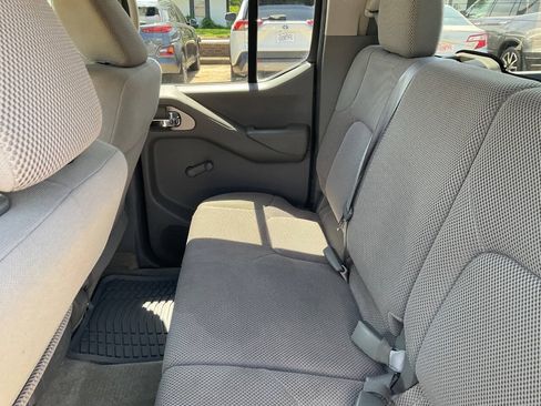 Used 2015 Nissan Frontier S RWD image 12