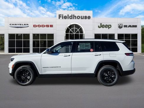 New 2025 Jeep Grand Cherokee L Altitude image 9