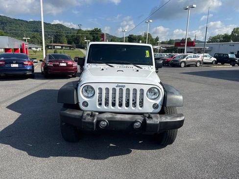 Used 2017 Jeep Wrangler Unlimited Sport w/ Quick Order Package 24S AWD/4WD image 3