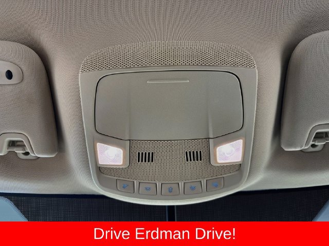 Used 2018 Ford Edge Titanium w/ Technology Package FWD image 18