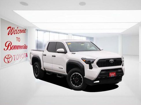 Certified 2024 Toyota Tacoma TRD Off-Road image 2