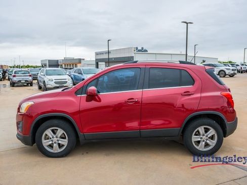 Used 2015 Chevrolet Trax LT w/ LPO, Cargo Package AWD/4WD image 2