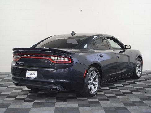 Used 2016 Dodge Charger SXT RWD image 6