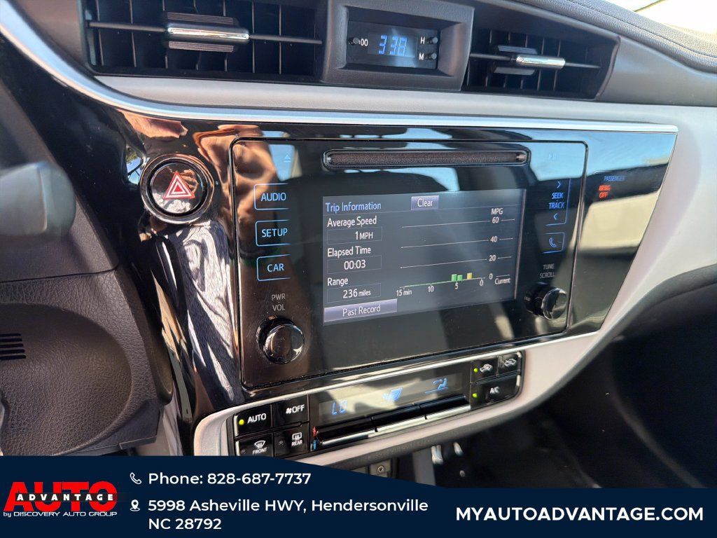 Used 2018 Toyota Corolla LE FWD image 12