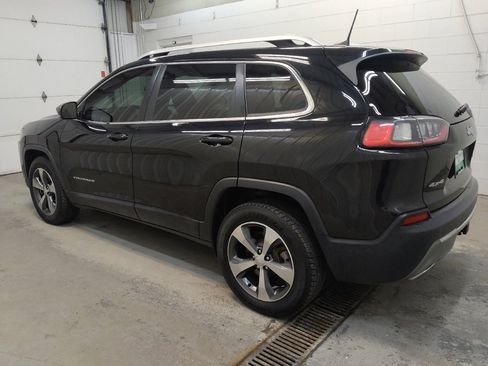 Used 2019 Jeep Cherokee Limited w/ Luxury Group image 3