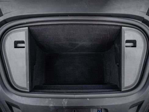 Used 2022 Porsche Taycan 4S image 28