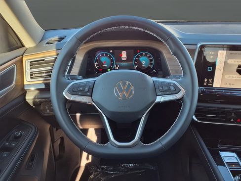 New 2026 Volkswagen Atlas SE image 13