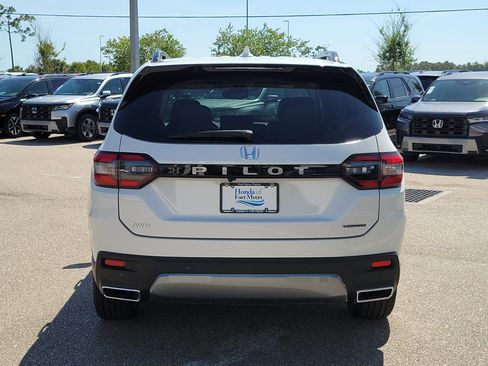 New 2026 Honda Pilot Touring image 5