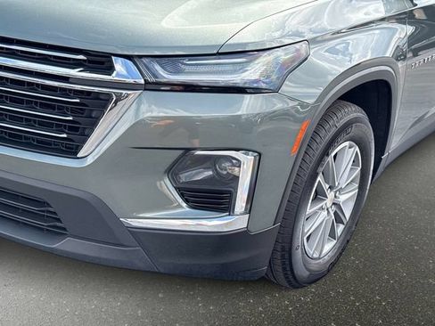 Used 2022 Chevrolet Traverse LT FWD image 9