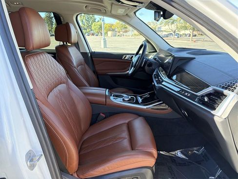 Used 2023 BMW X7 xDrive40i image 34