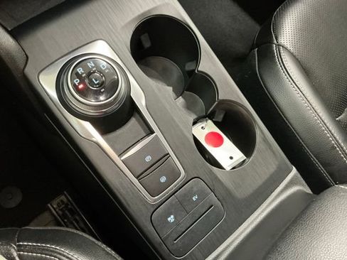 Used 2022 Ford Escape SEL w/ Technology Package FWD image 22