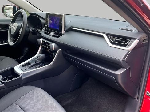 Used 2025 Toyota RAV4 XLE w/ Convenience Package FWD image 19