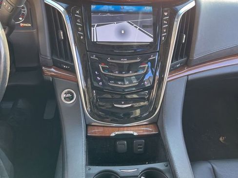 Used 2015 Cadillac Escalade ESV Premium image 11