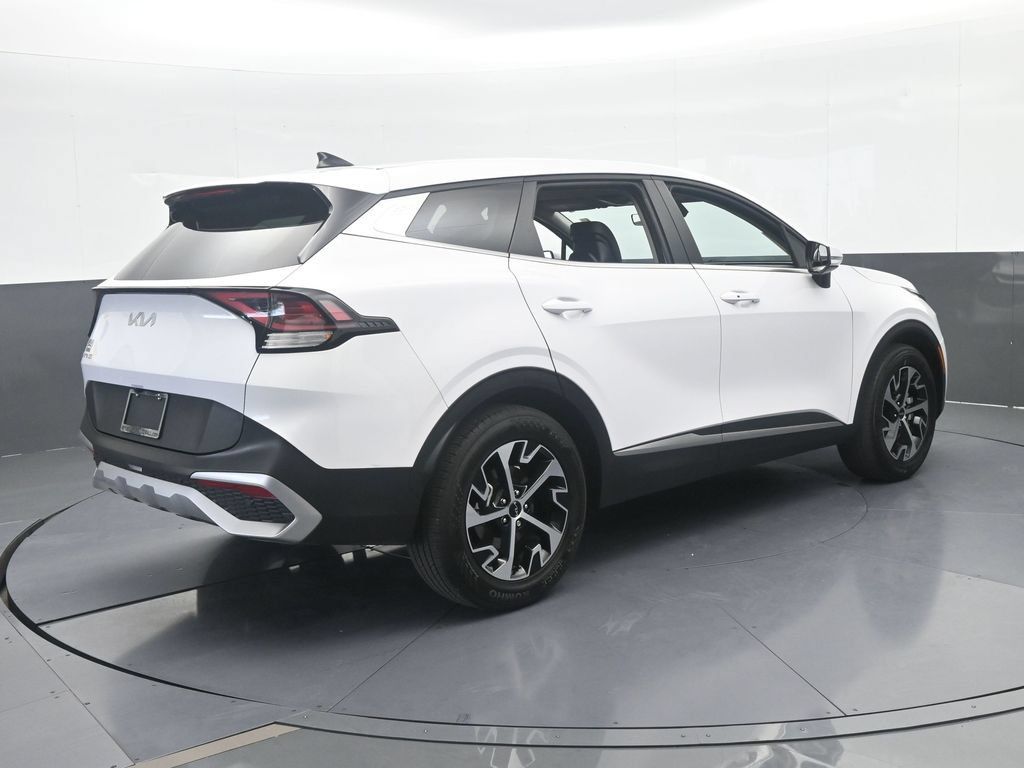 Used 2025 Kia Sportage EX FWD image 6