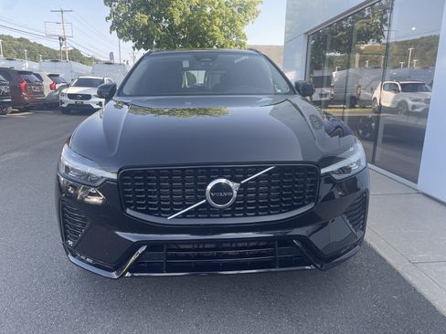 Used 2024 Volvo XC60 B5 Core w/ Climate Package AWD/4WD image 2