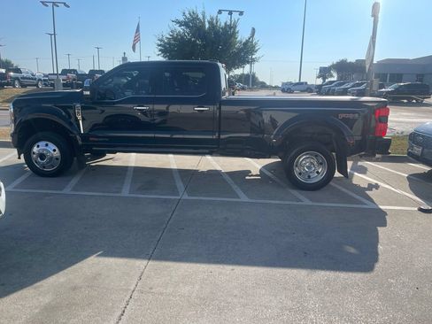 Used 2024 Ford F450 Platinum w/ FX4 Off-Road Package AWD/4WD image 3