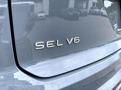 Used 2023 Volkswagen Atlas Cross Sport SEL Premium R-Line AWD/4WD image 18