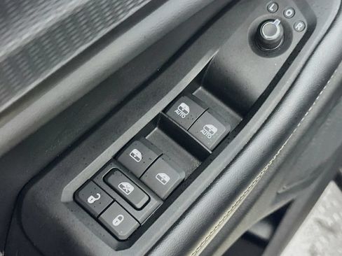 Used 2023 Jeep Grand Cherokee Altitude AWD/4WD image 20