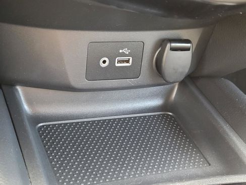 Used 2018 Nissan Rogue SV image 27