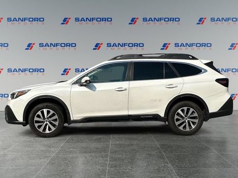Used 2020 Subaru Outback Premium AWD/4WD image 2