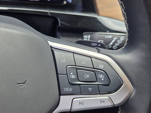 Certified 2025 Volkswagen Atlas SE FWD image 28