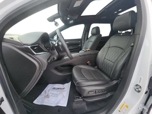 Used 2024 Buick Enclave Avenir w/ Avenir Technology Package image 9