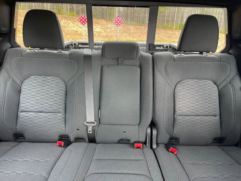 New 2026 RAM 1500 4x4 Crew Cab image 19