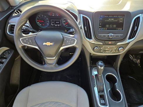 Used 2019 Chevrolet Equinox LS w/ LS Convenience Package image 10